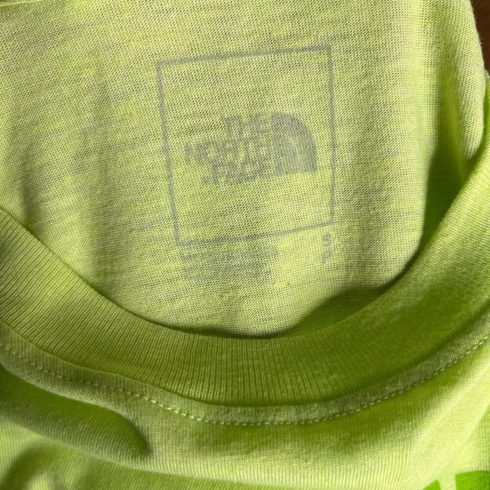 The North Face light green tri-blend tee S NWT